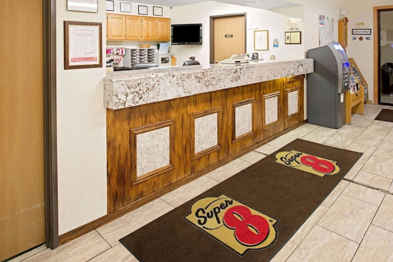 Super 8 Omaha Eppley Airport/carter Lake