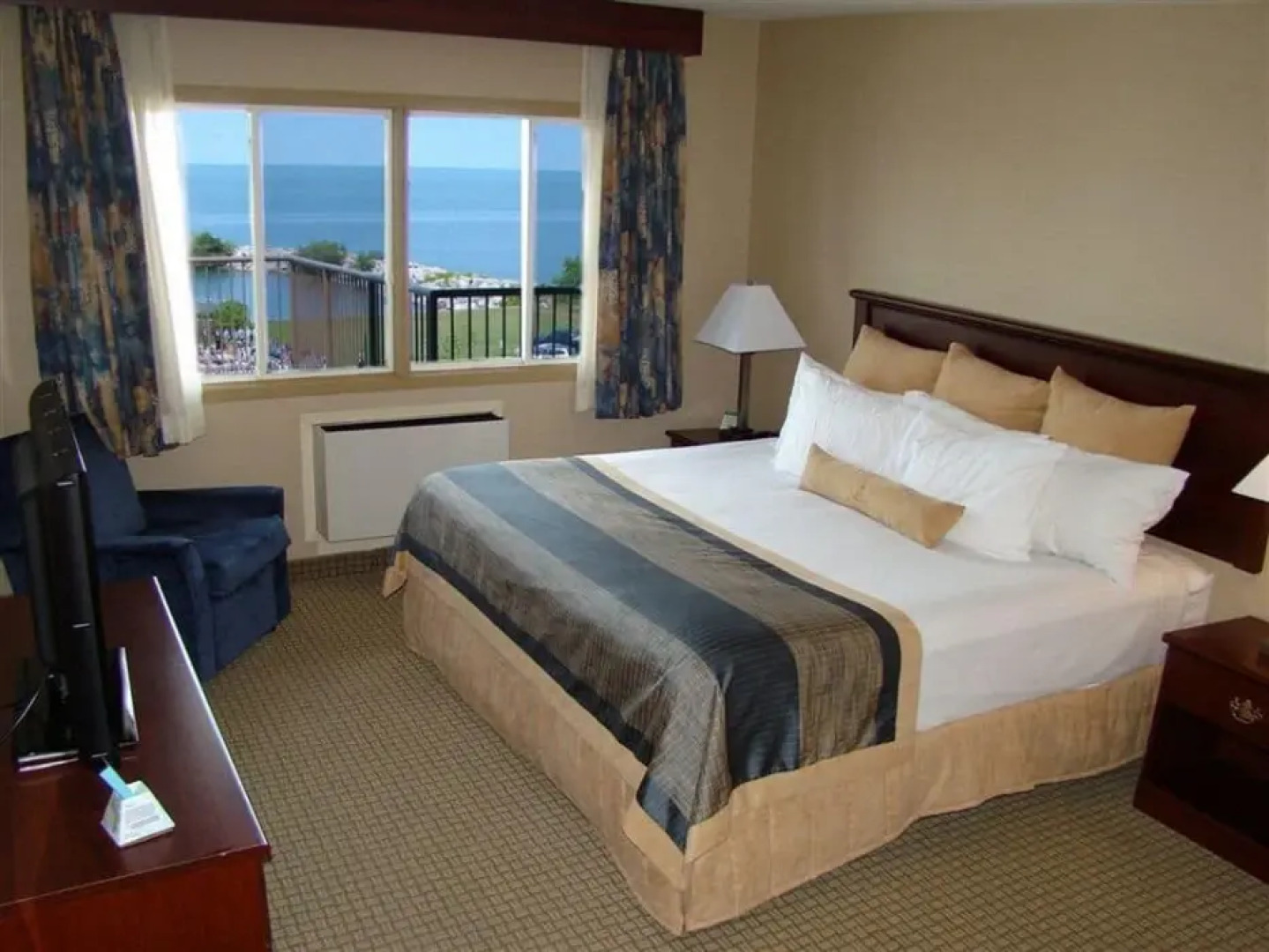 Best Western Beacon Harbourside Inn