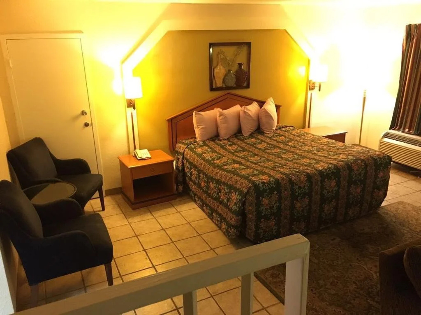 Excellent Inn & Suites