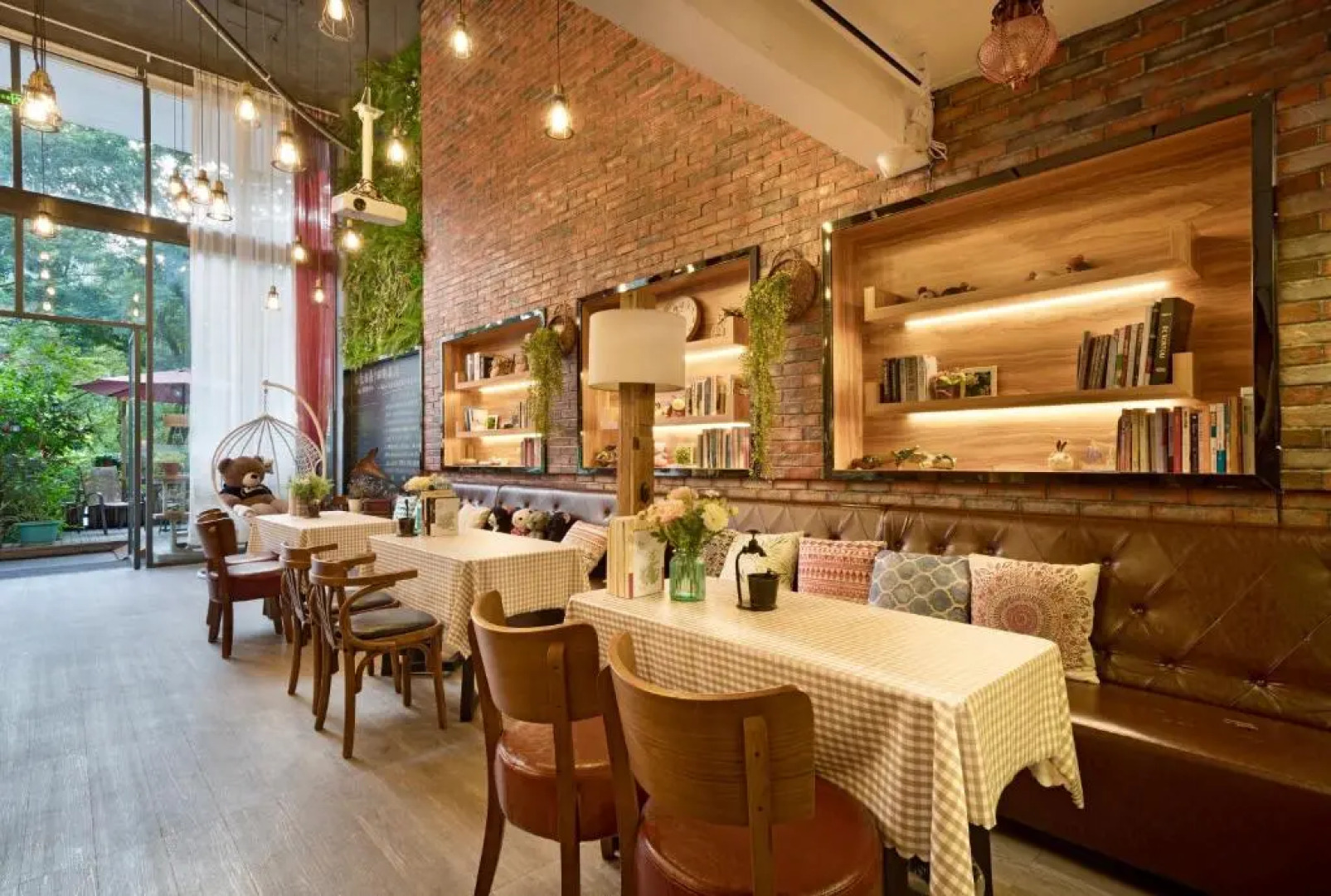 Ancient Street No.5 Youth Chic Hotel