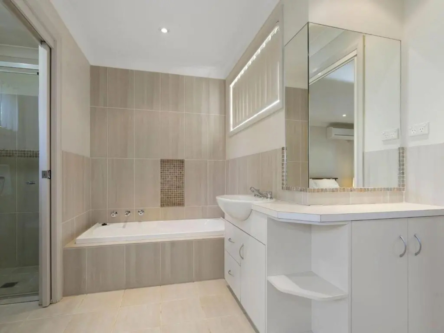 Harmony House - Bateau Bay, NSW