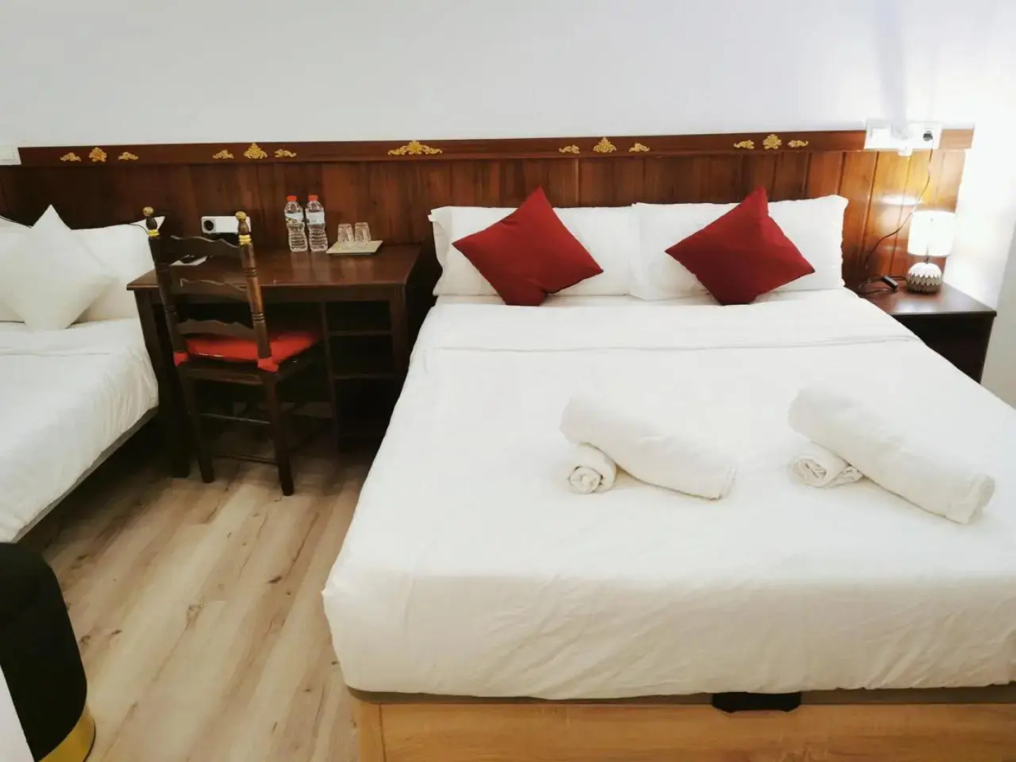 Barcelona Corona Hostal
