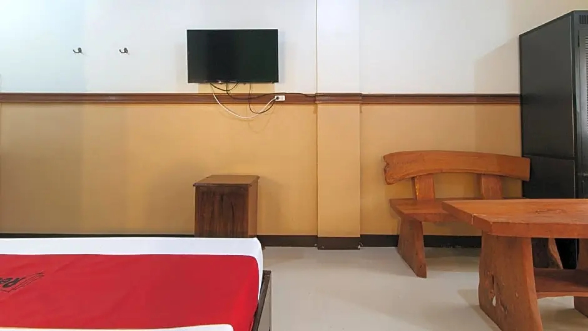 RedDoorz Plus near Municipality of Luisiana Laguna