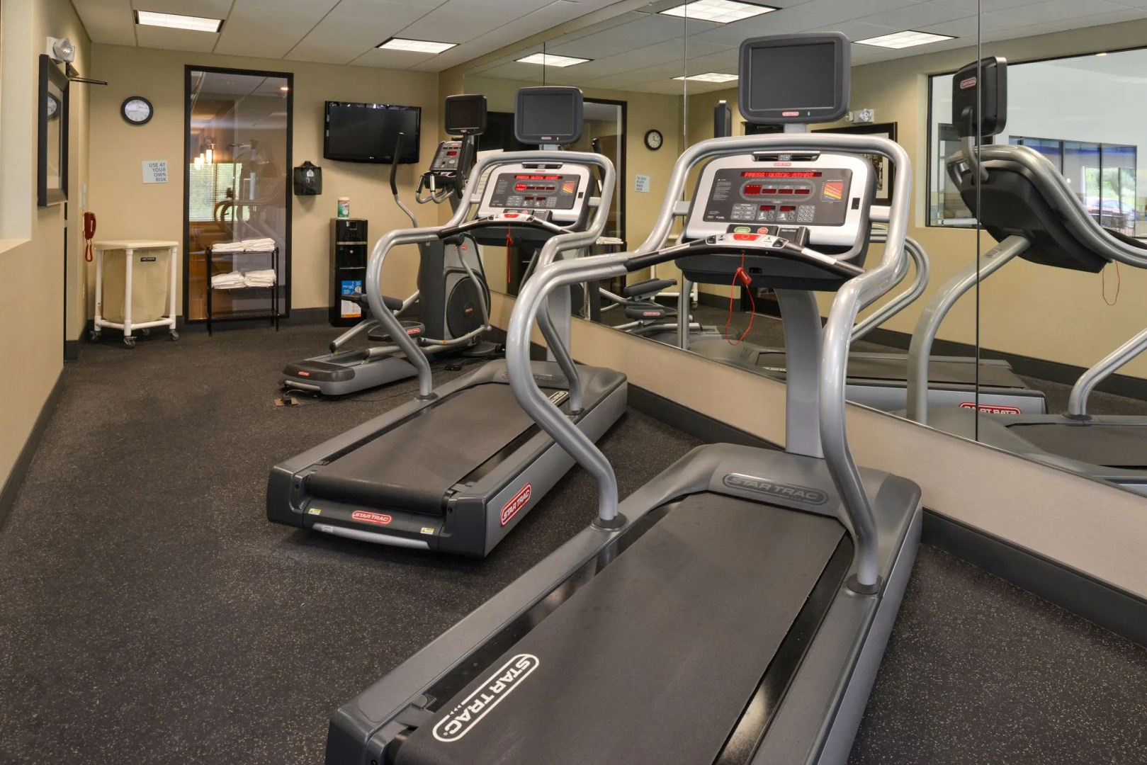 Holiday Inn Express & Suites Wheeling by IHG