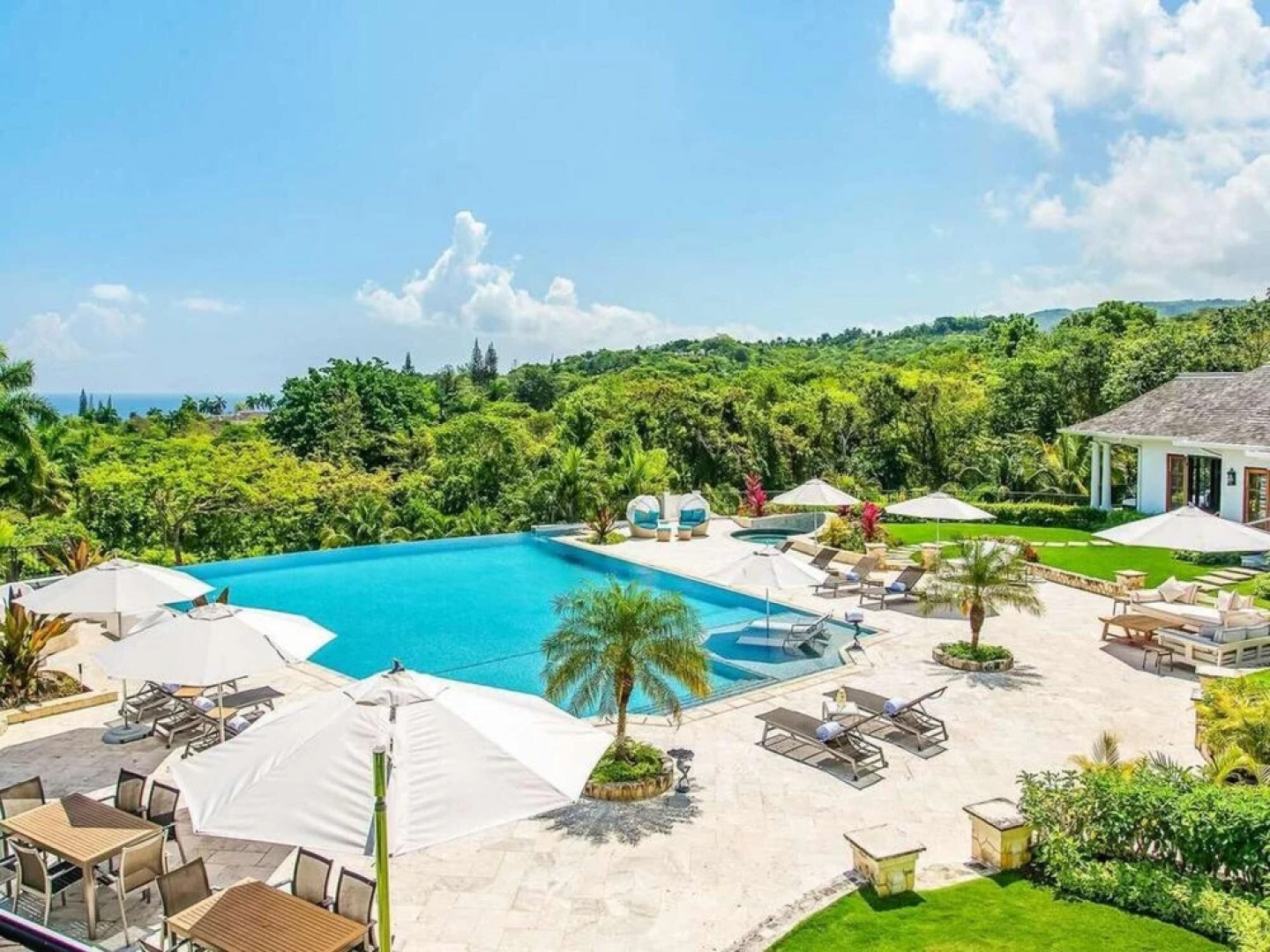 Sunny Vacation Villa 20