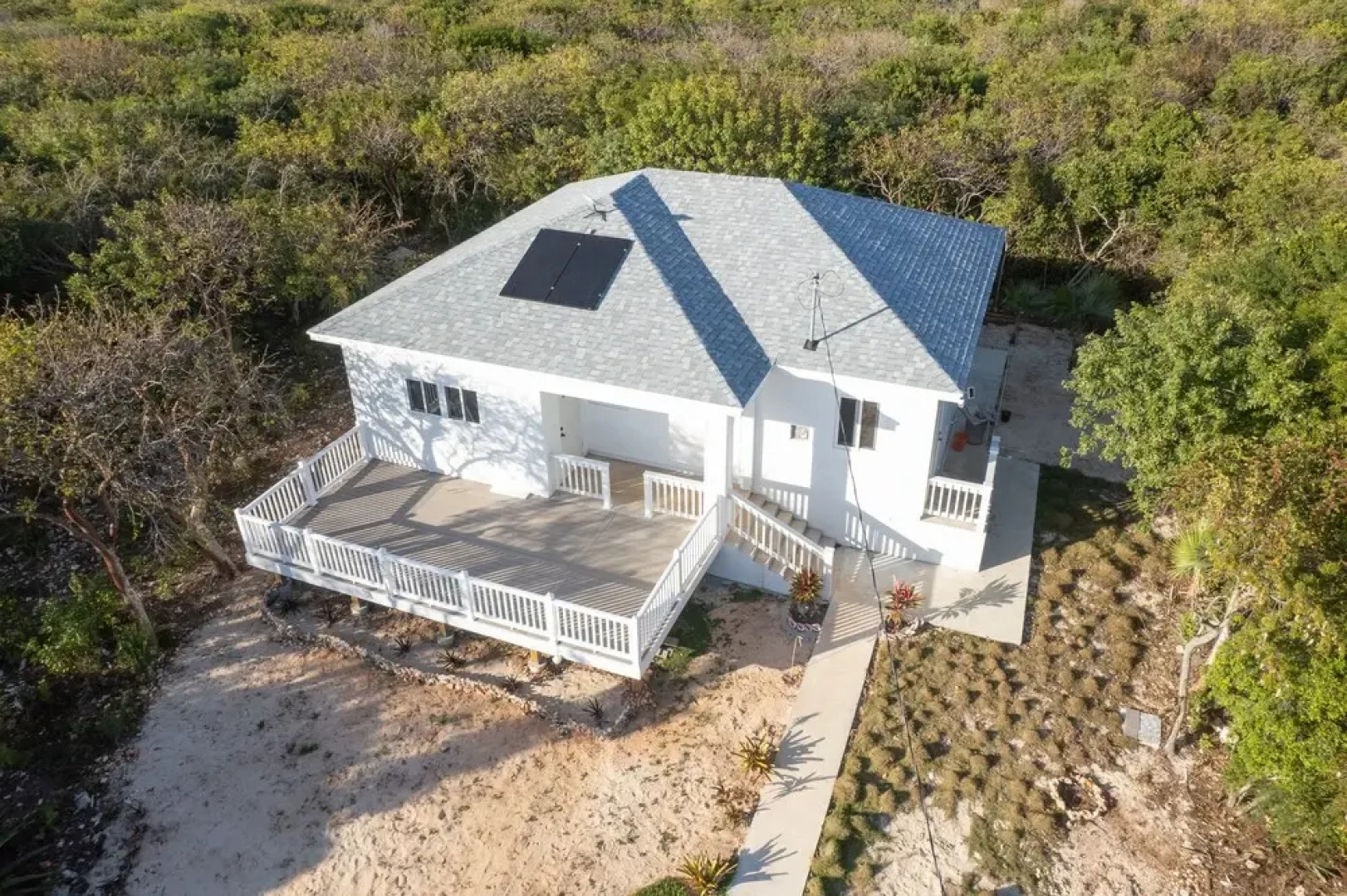 Seas The Day - Brand New Villa W/ocean View, Walk To Rainbow Bea 3 Bedroom Home