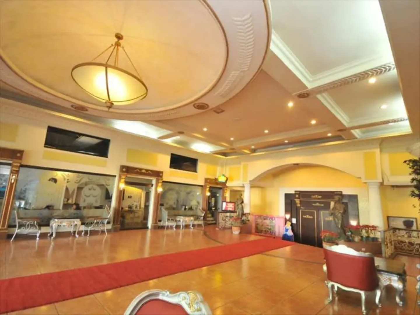 Queen Margarette Hotel - Main