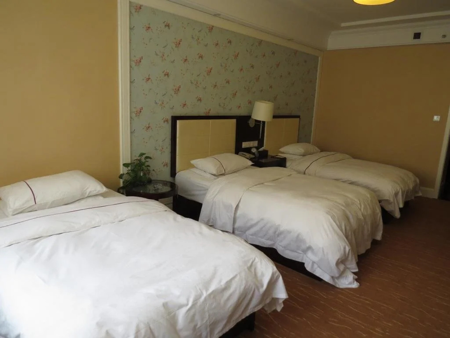 Inzone Galand Hotel Taian