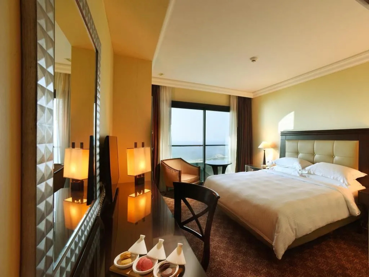 Raouche Arjaan by Rotana Hotel