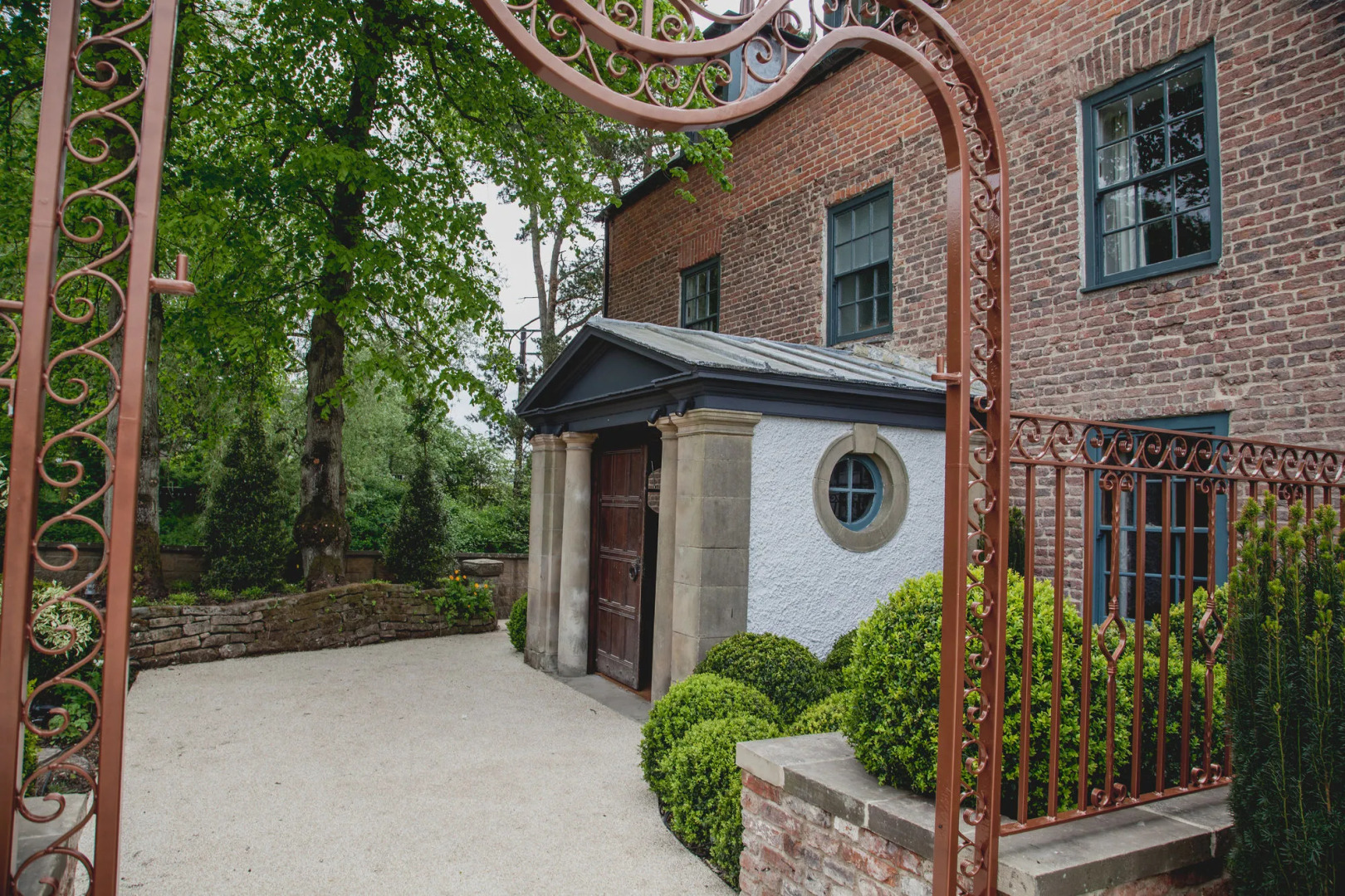 Le Petit Chateau & William de Percy