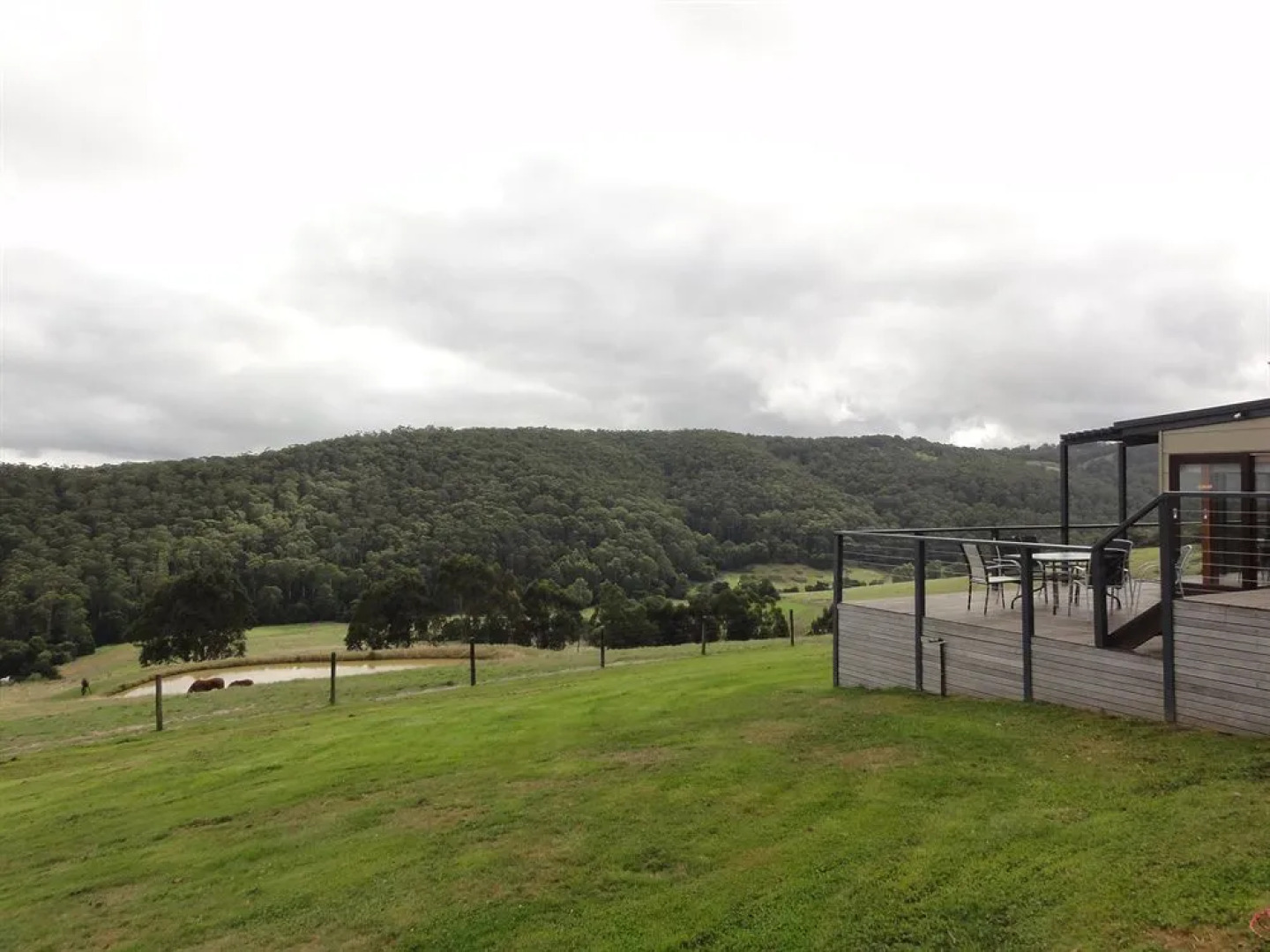 King Parrot Cottages