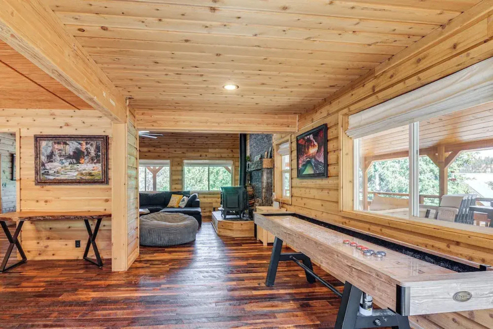 Inviting Utah Cabin w/ Spacious Deck + Fireplace!