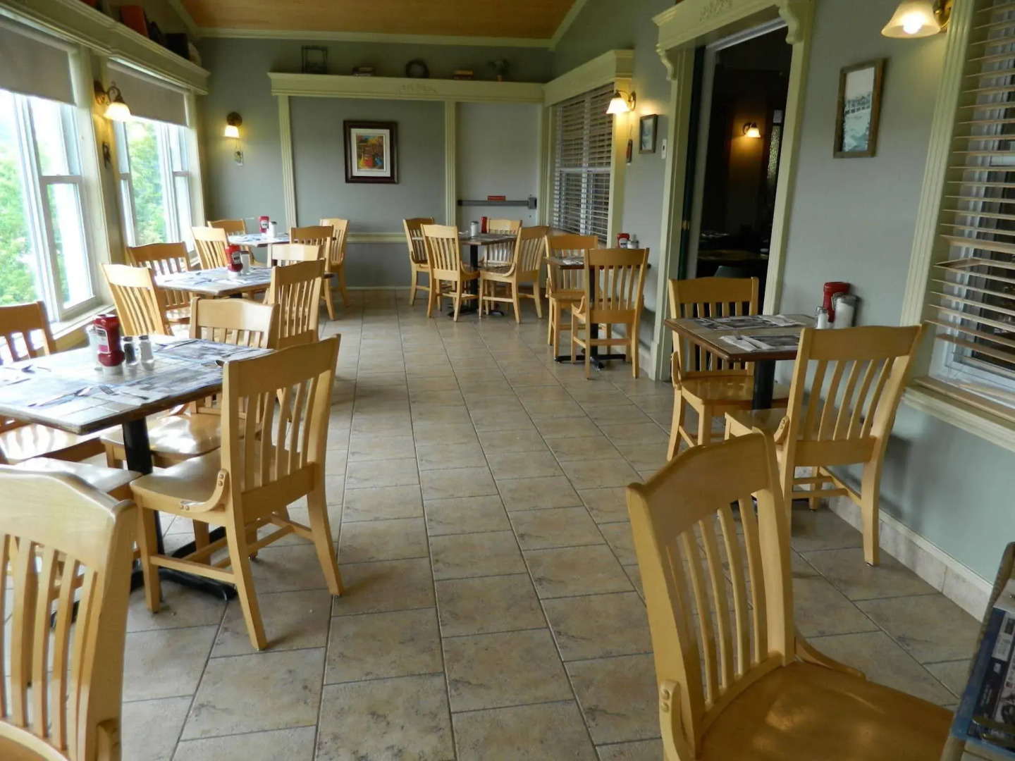 Hilltop Motel & Restaurant