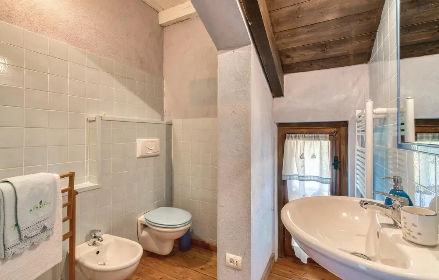 Stunning Home in Castelnuovo Calcea With Wifi and 7 Bedrooms