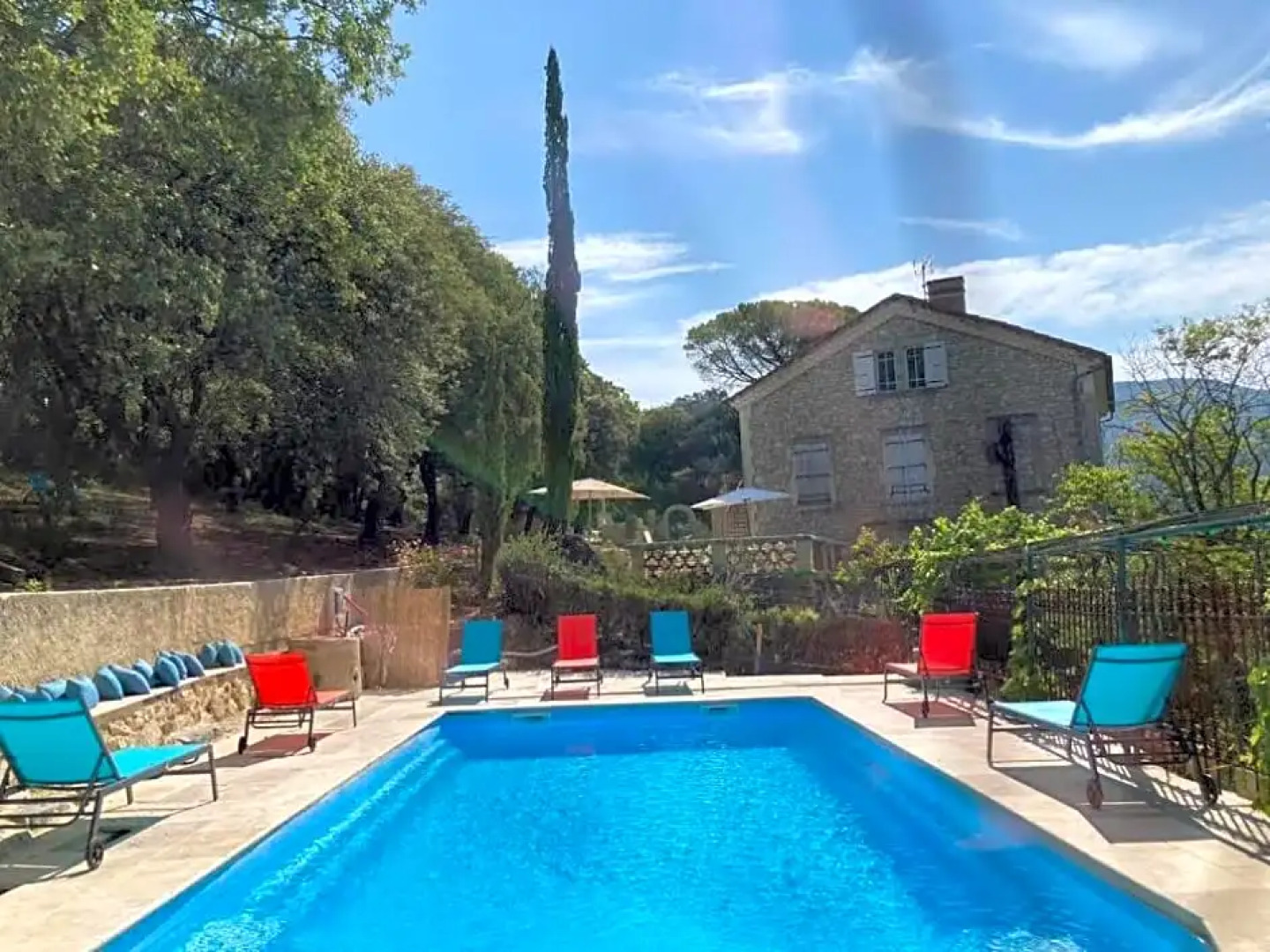 Domaine La Tour 4 SAISONS - Piscine Chauffée Toute l'année - SPA- JACUZZI-MASSAGE- SAUNA - Heated POOL - 800m City Centre Nyons