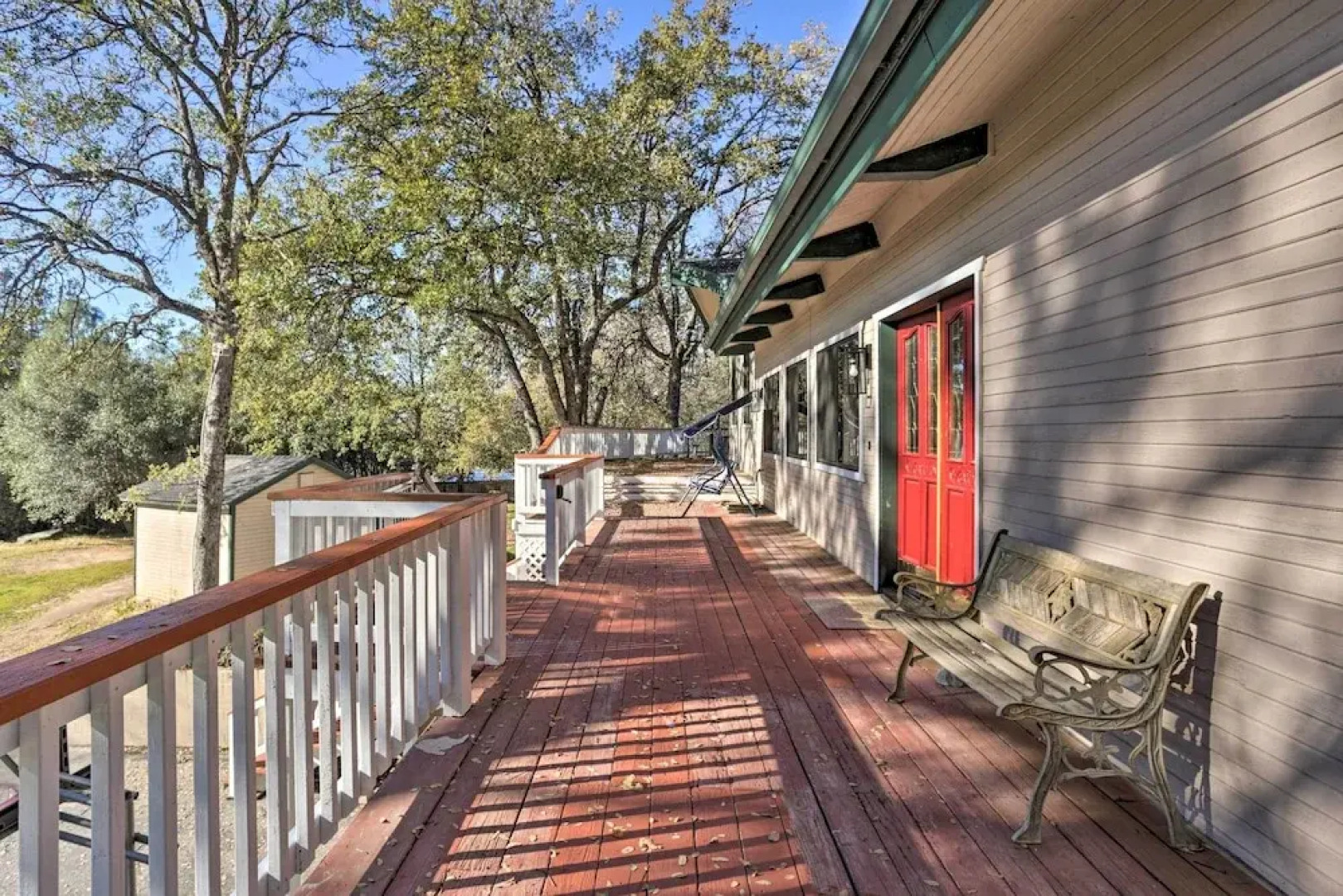 Yosemite Home w/ Deck < 4 Mi to Bass Lake!