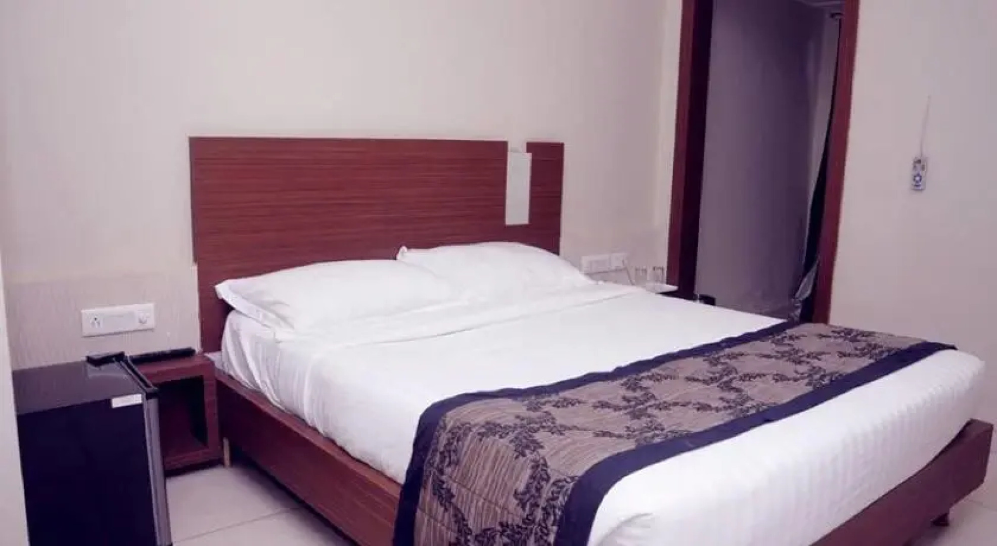 Hotel Sheela Shree Plaza