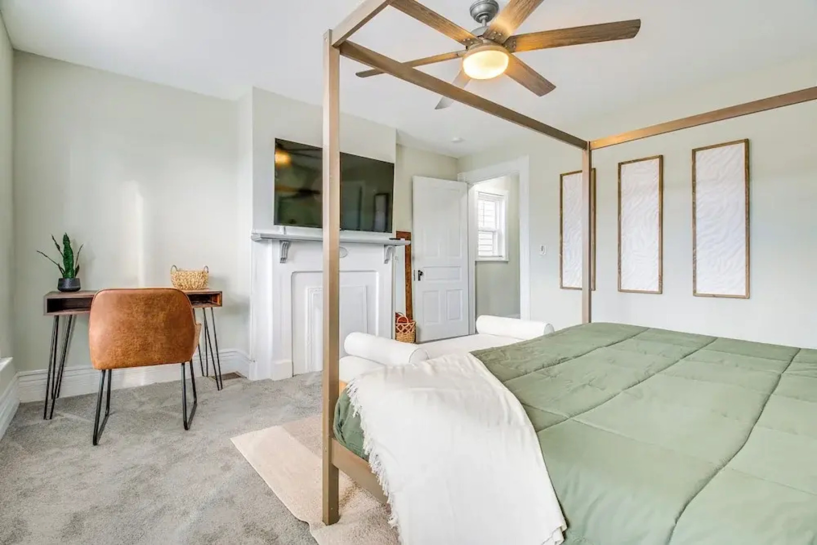 2 Mi to Dtwn Cincinnati: Home w/ Fenced Yard!
