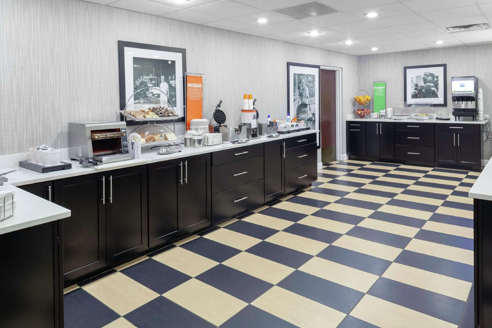 Holiday Inn Express Newark Airport Elizabeth by IHG