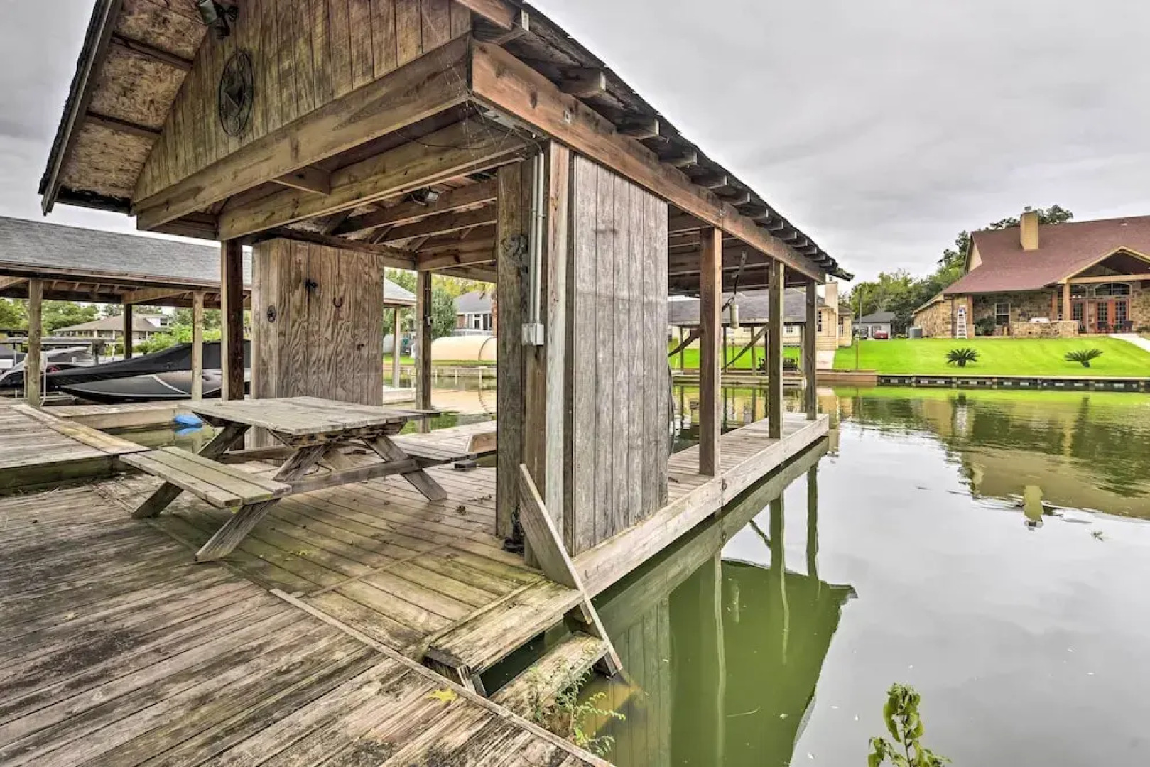 Quiet Lake Conroe Townhome w/ 2 Boat Slips!