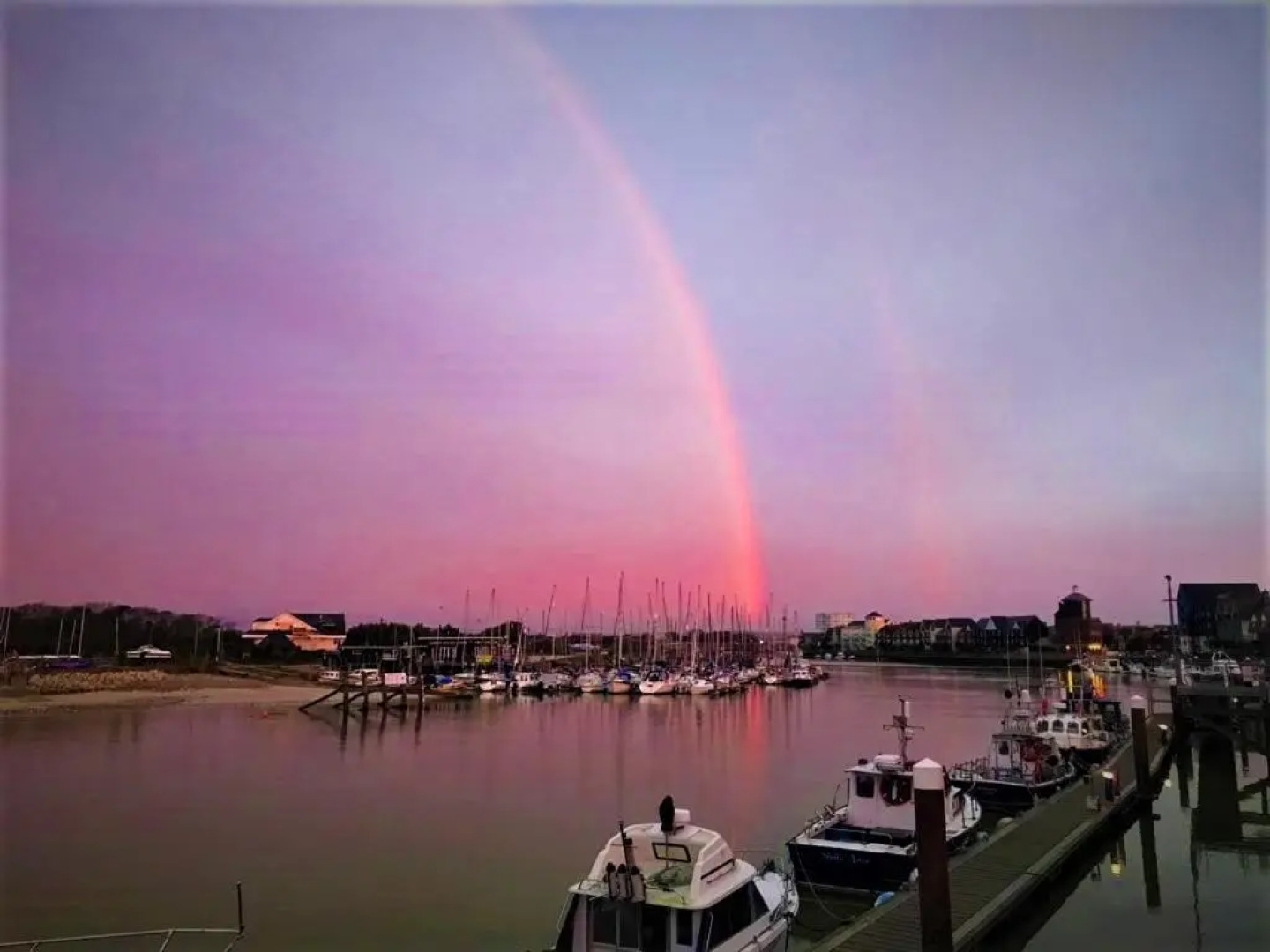 Beachfront SEA-VIEW apartment & BALCONY