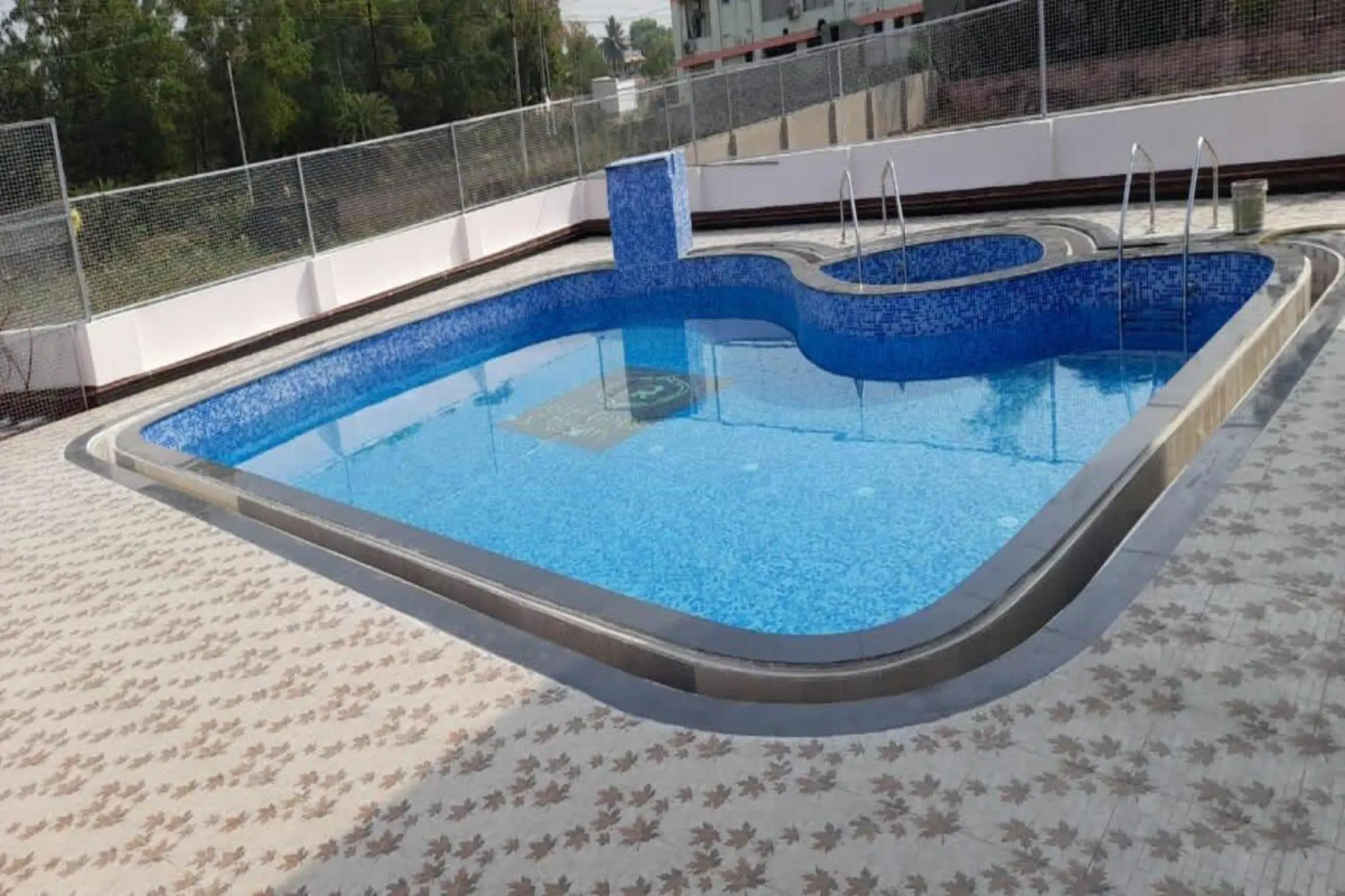 Hotel Aayes & Resort