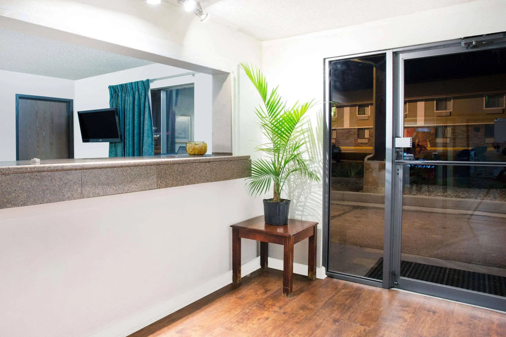 Super 8 By Wyndham Limon