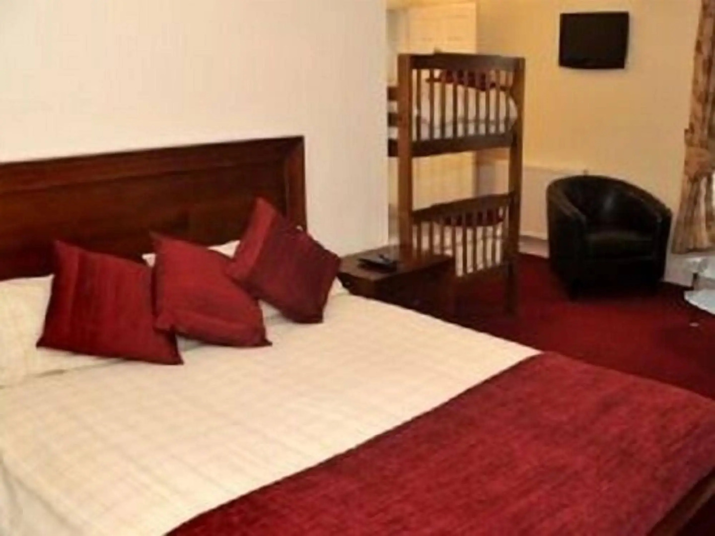 The Elphinstone Hotel