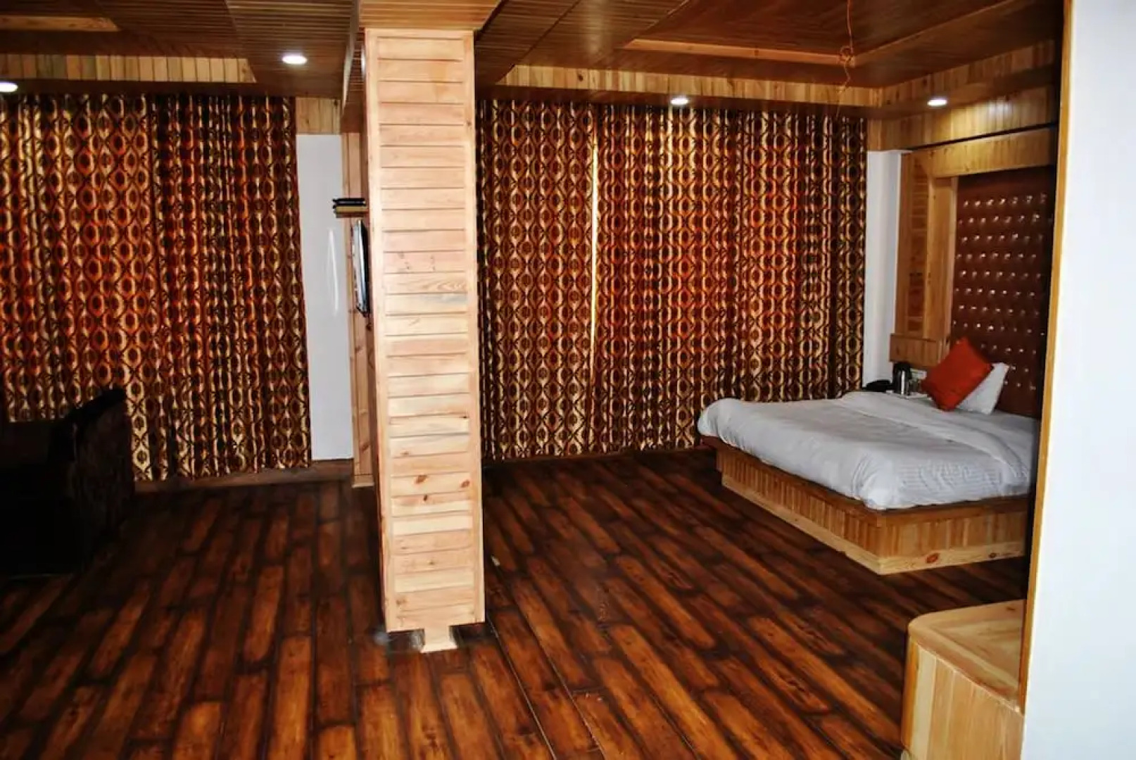 Hotel Natraj International