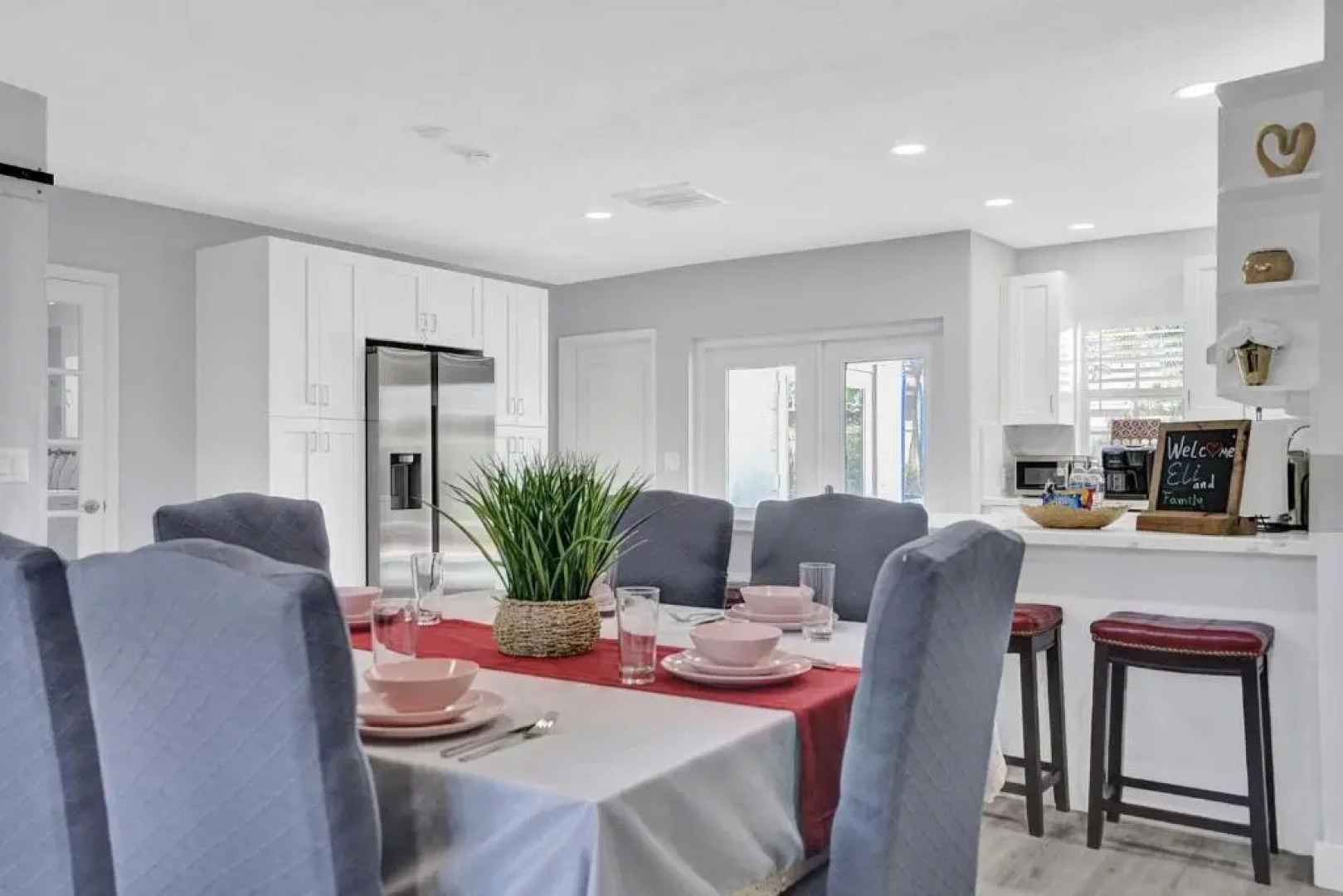 Modern 4bdr Home With Pool By The Beach