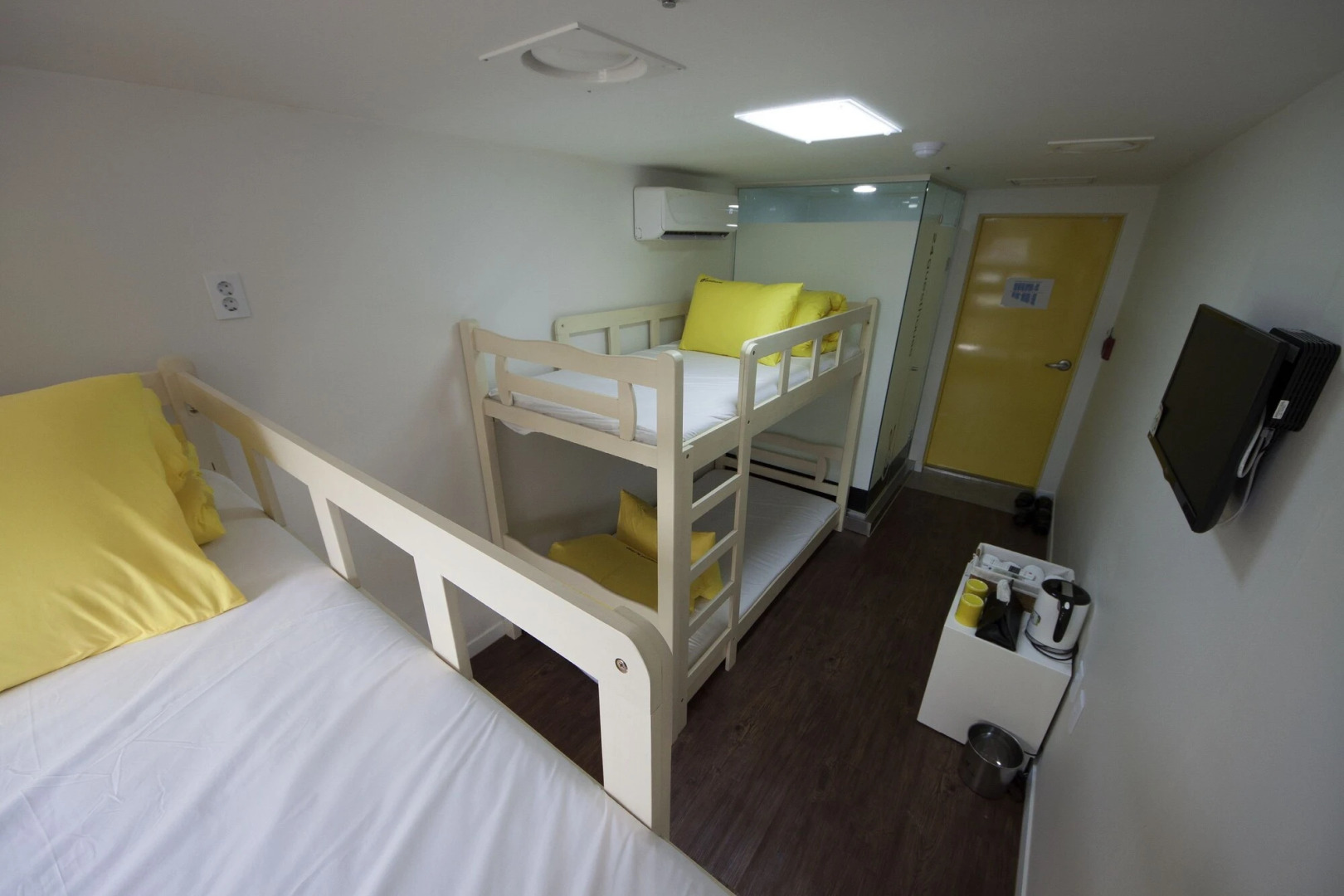 24 Guesthouse Myeongdong Town