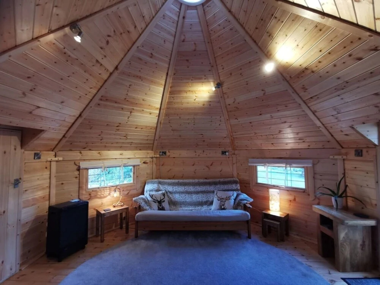 Charming 1-bed Cabin in Gaerwen