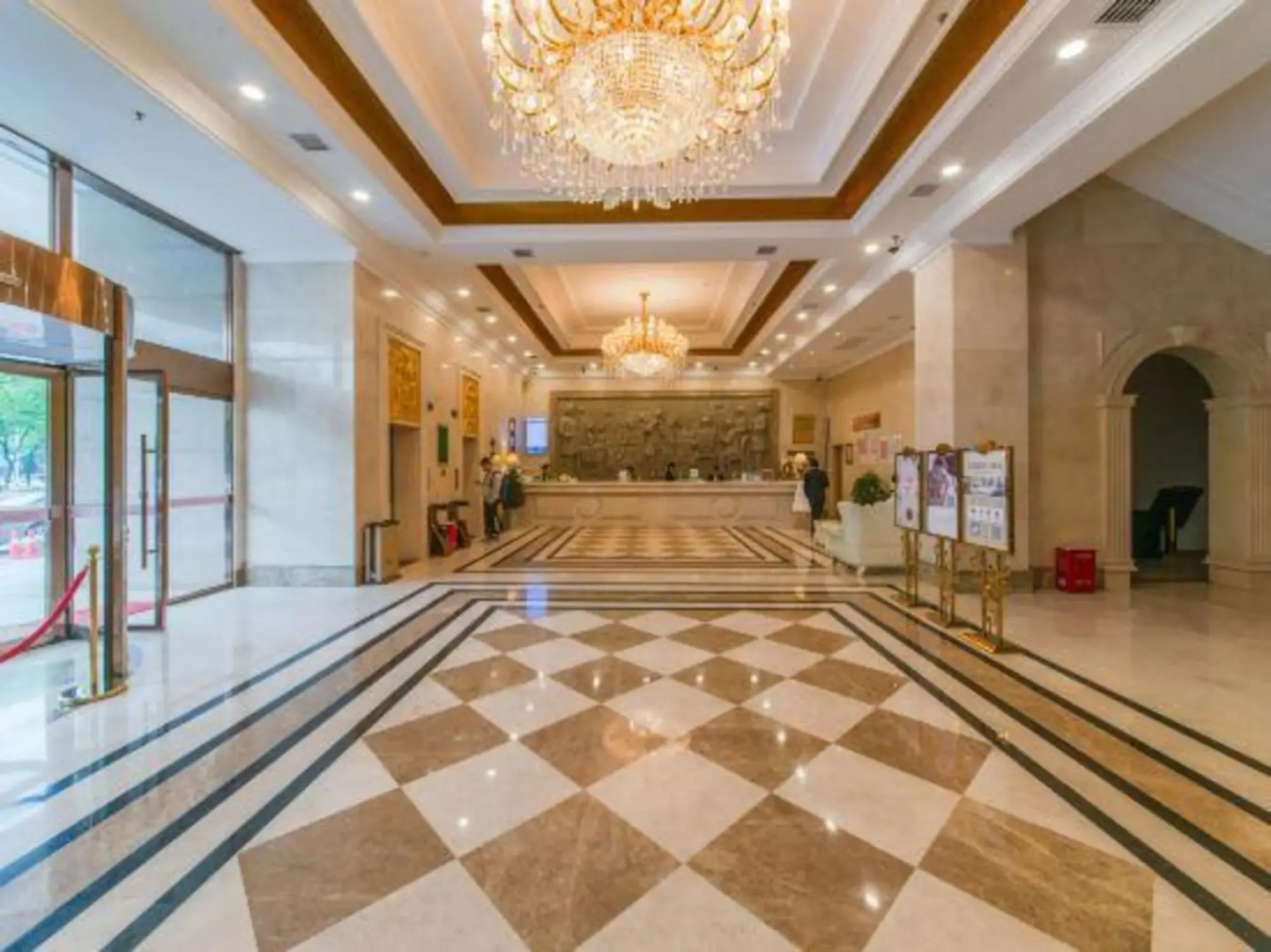 Vienna Hotel Hunan Yiyang Jinshan Road Xiufeng Park
