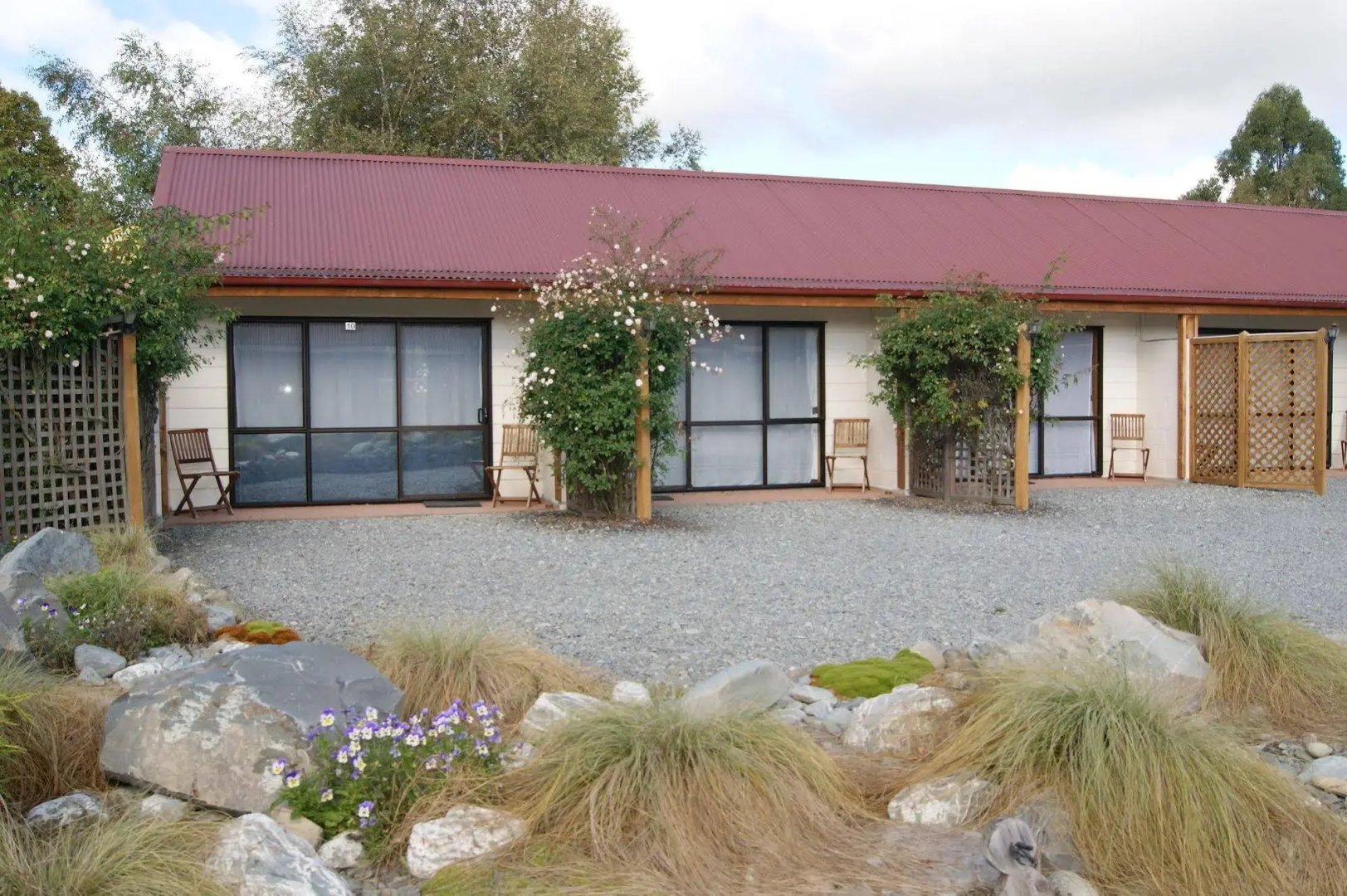 Pinewood Motels
