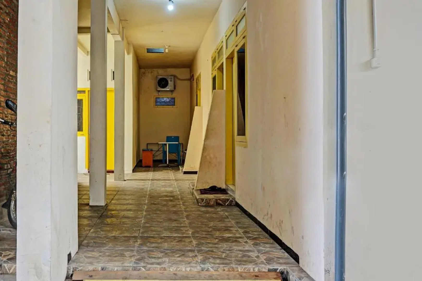 Oyo 91502 Kost Bu Lilies Syariah