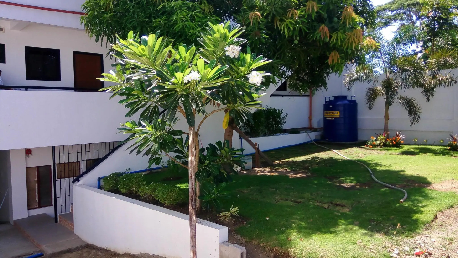 The Palines Apartment Hotel