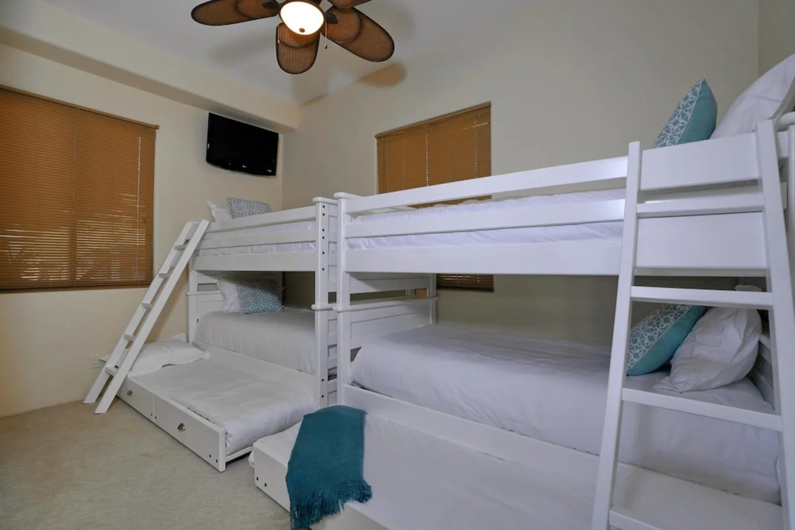 Owl's Nest by AvantStay | Sleeps 22! Infinity Pool w/ Views