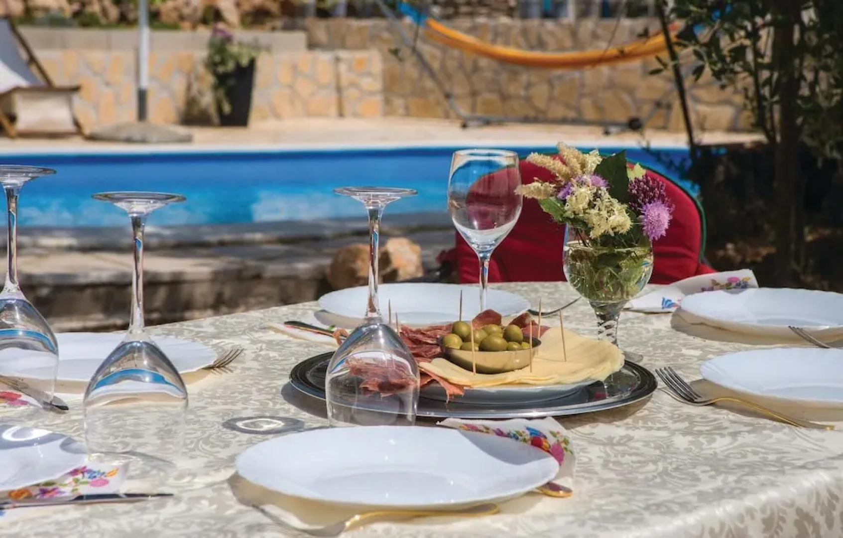 Stunning Home in Zdrelac With Wifi and 4 Bedrooms