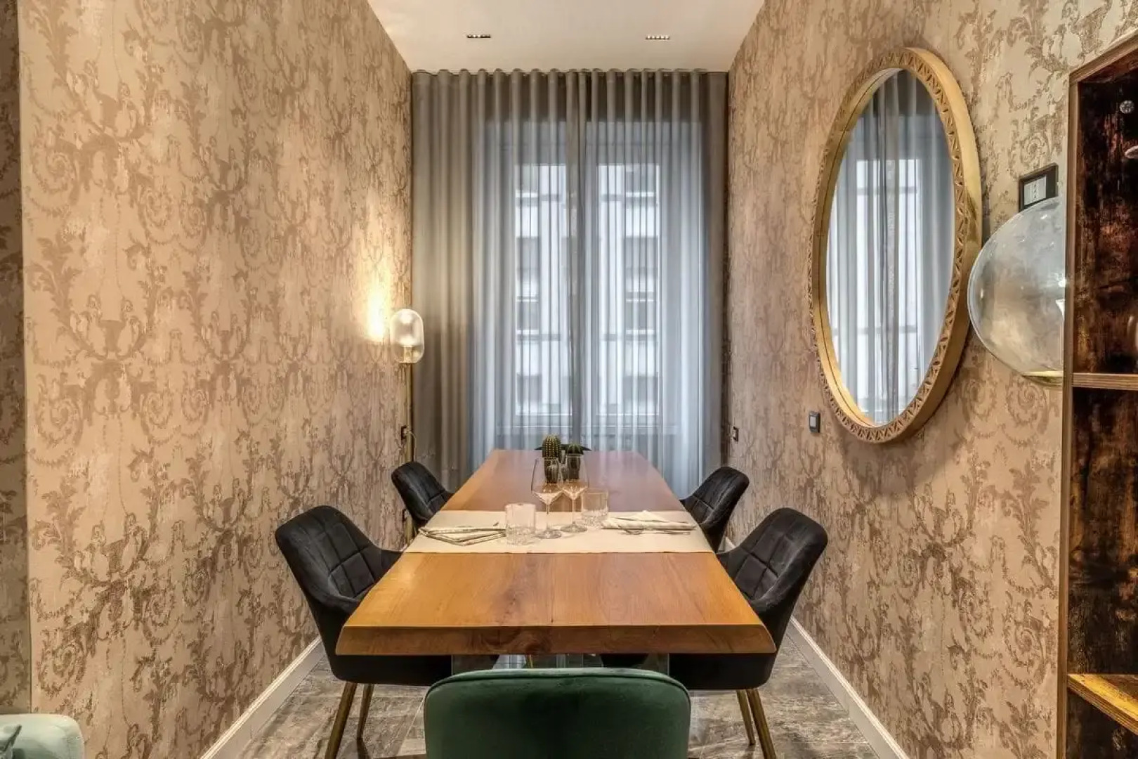 Apollo Boutique Hotel