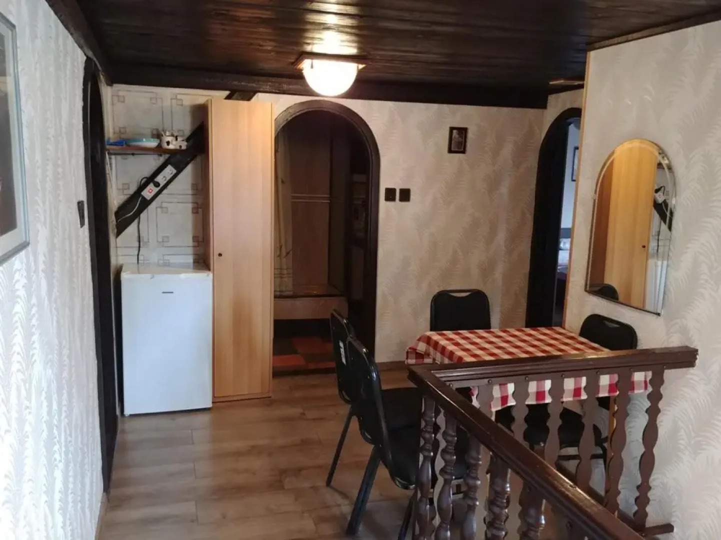 Crystal Apartement F