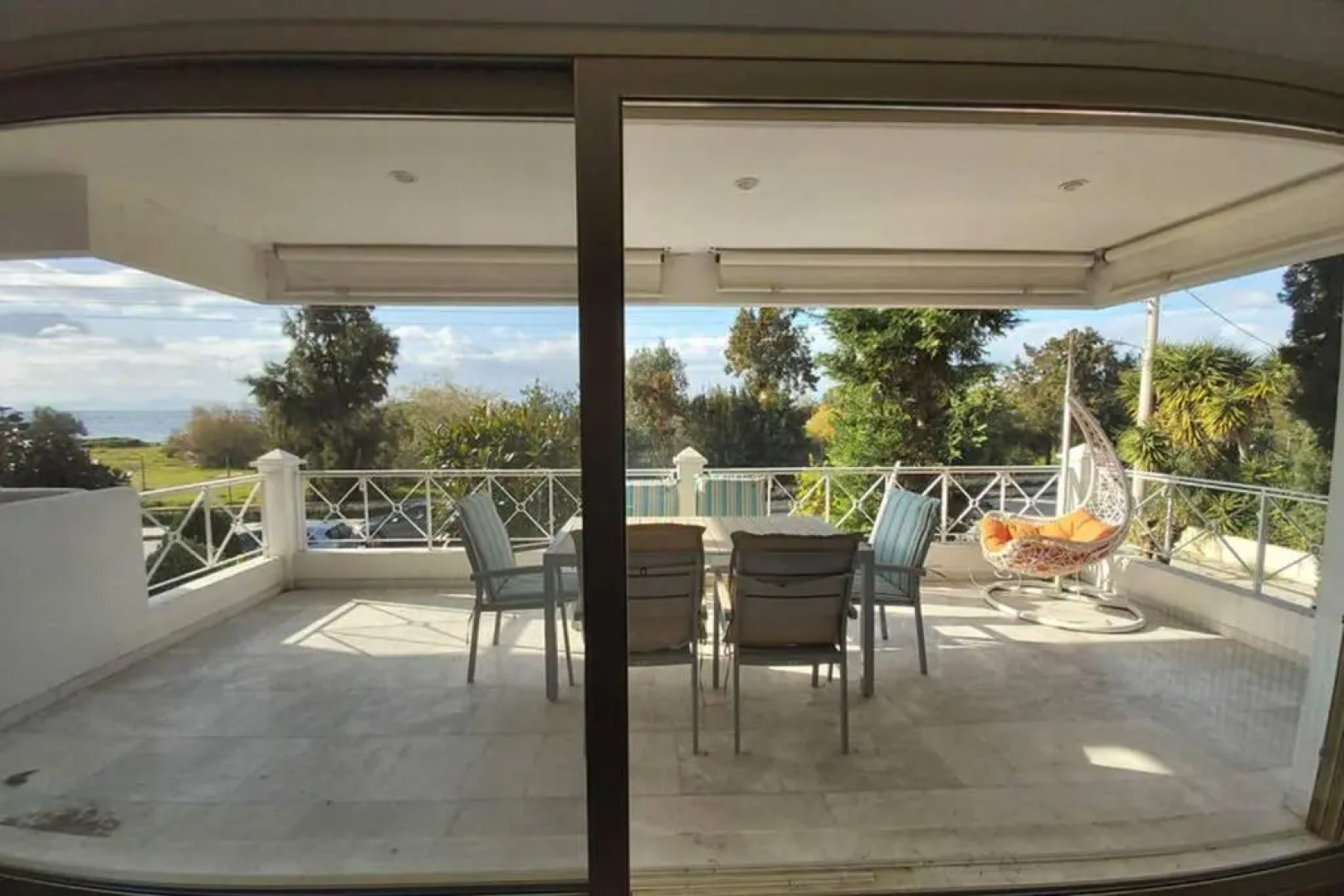 Luxury beachfront 3 bedroom apartment in Kavouri beach, Athens
