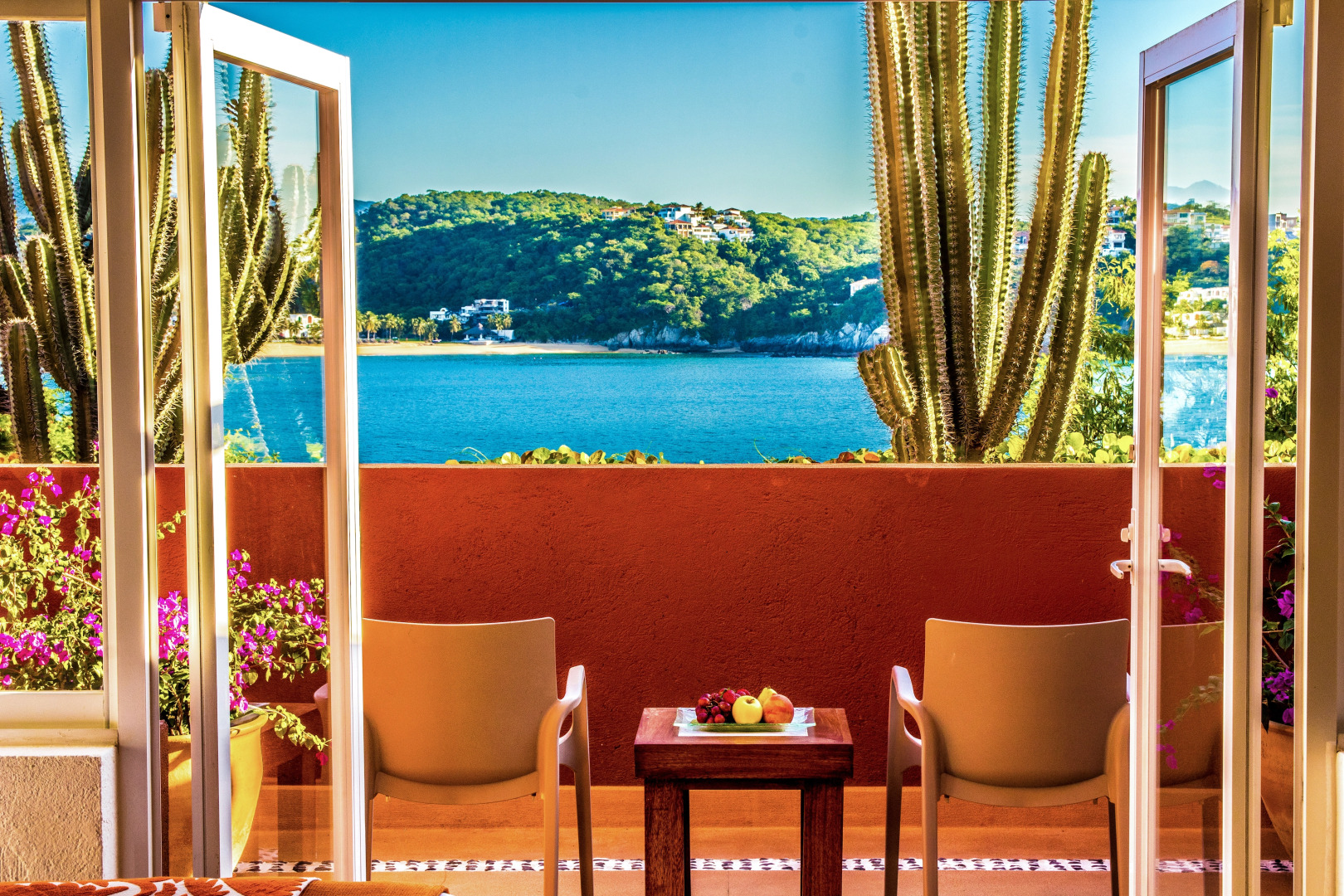 Las Brisas Huatulco – All Inclusive