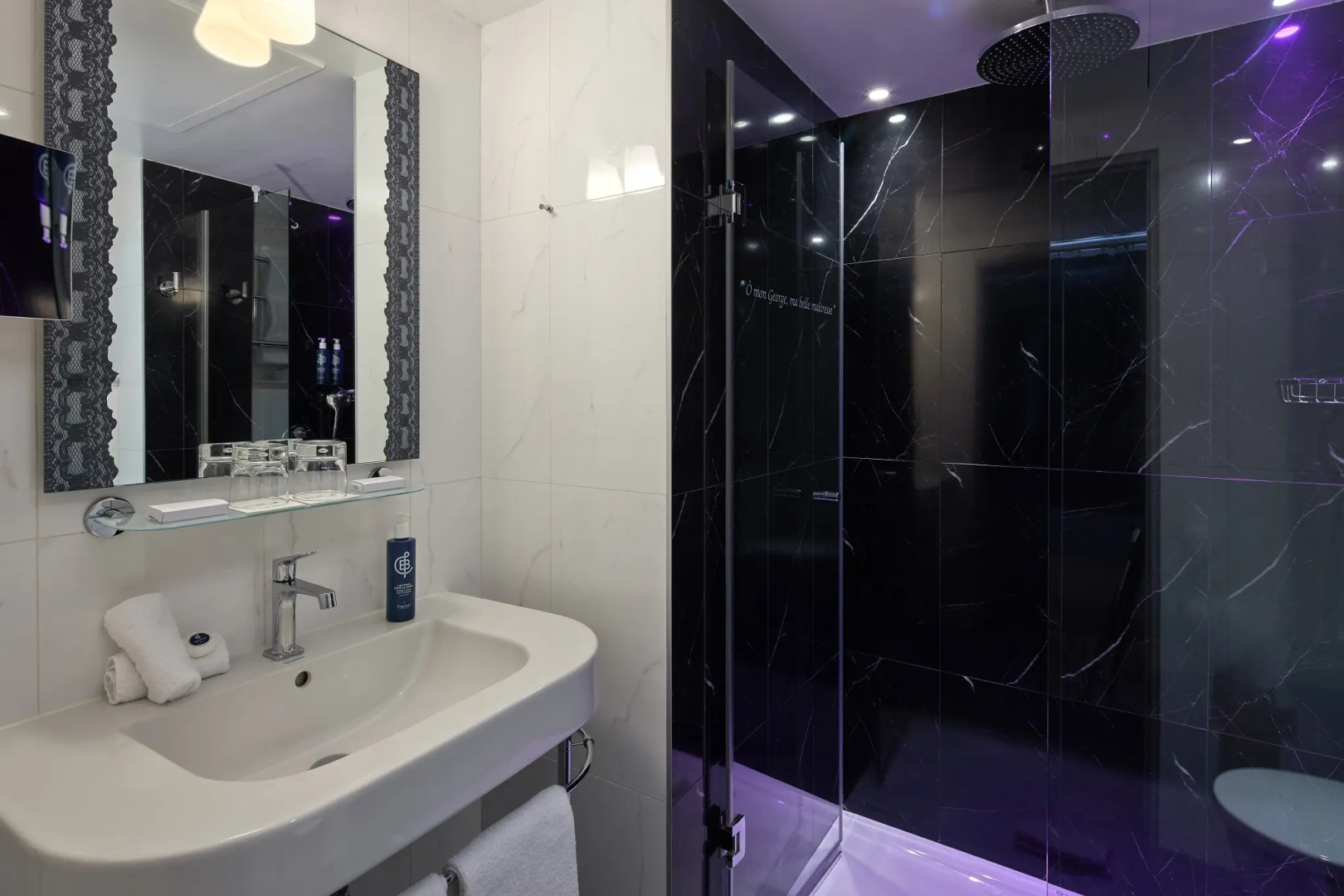 Les Plumes Hôtel Paris