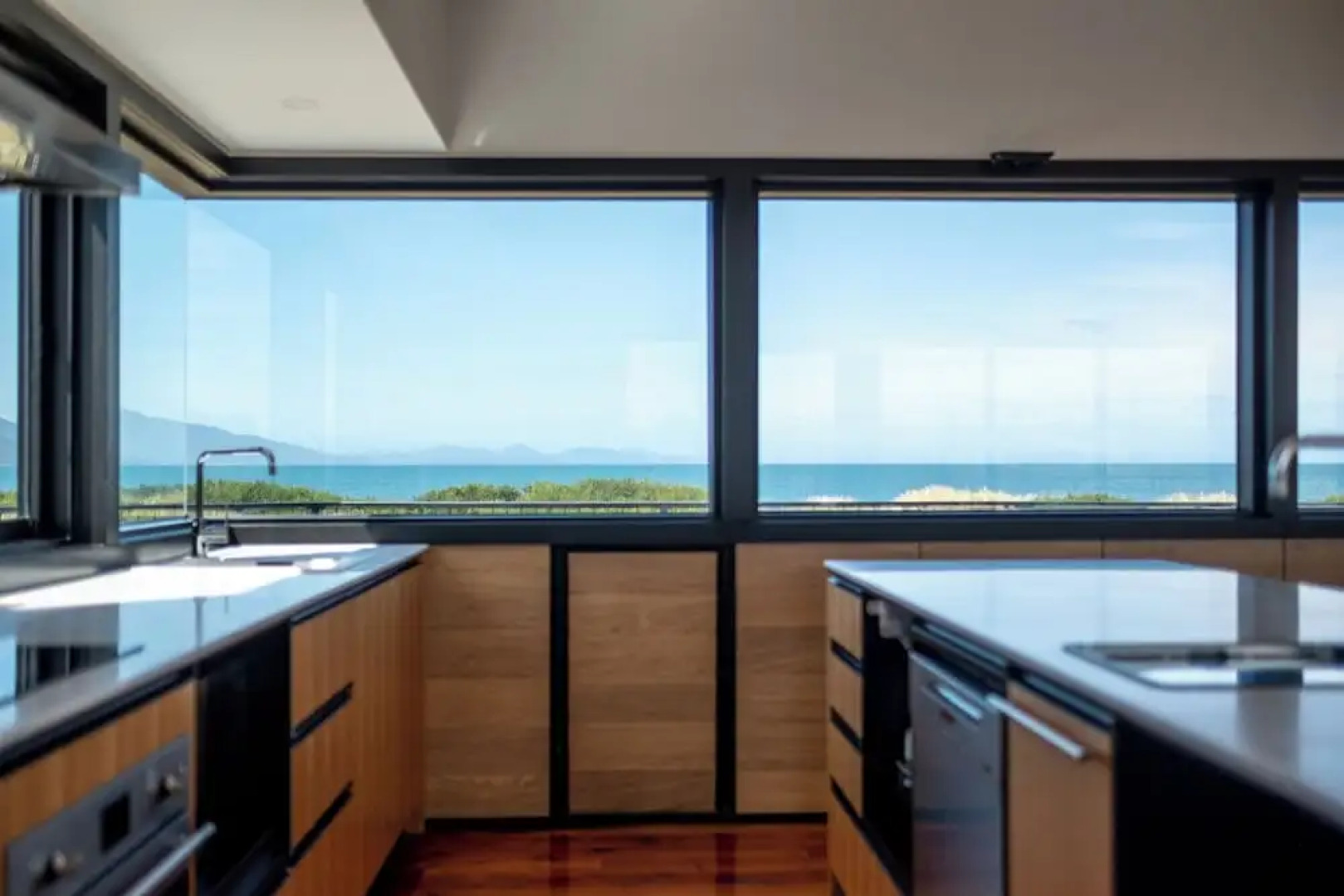 Elements - Freycinet Holiday Houses