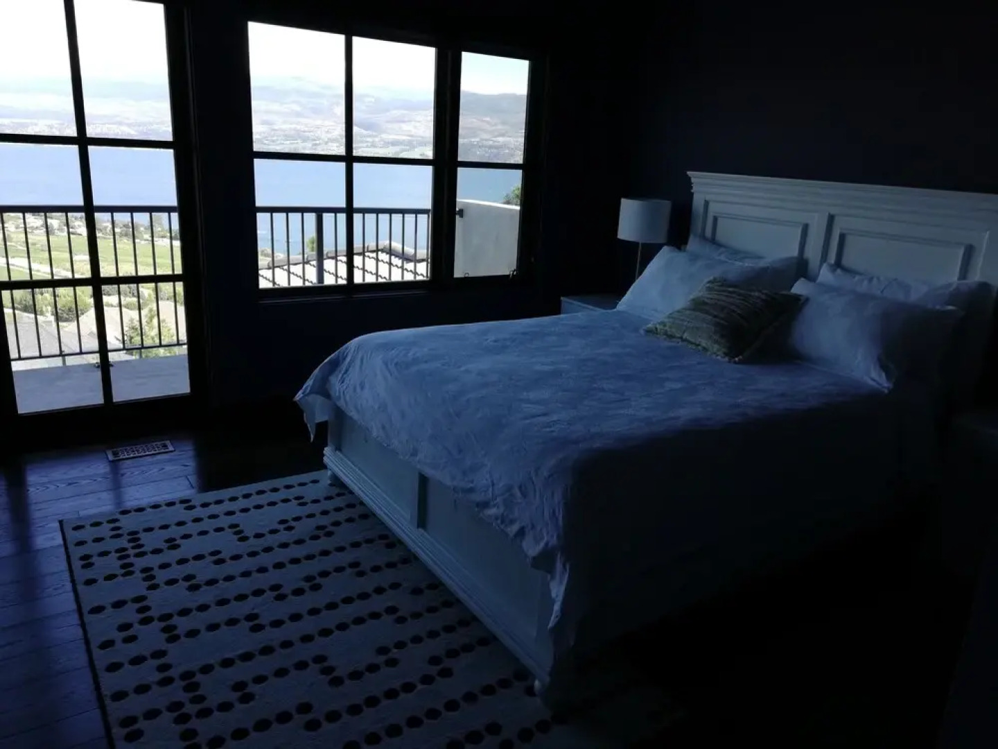 Mission Hill Lake View Villa