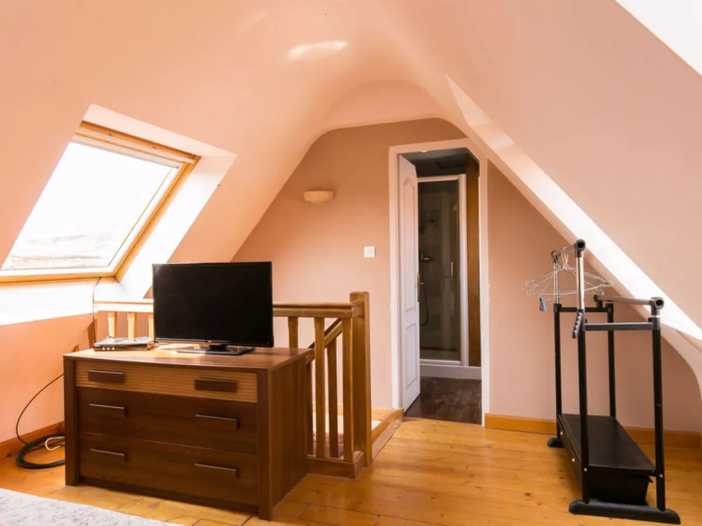 LHirondelle (SJD202)