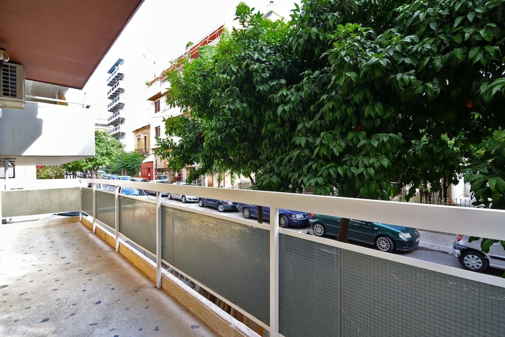 Thetidos Minimal Modern Apartment