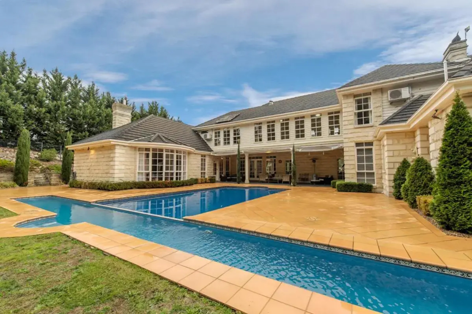 Montford Manor Bed & Breakfast