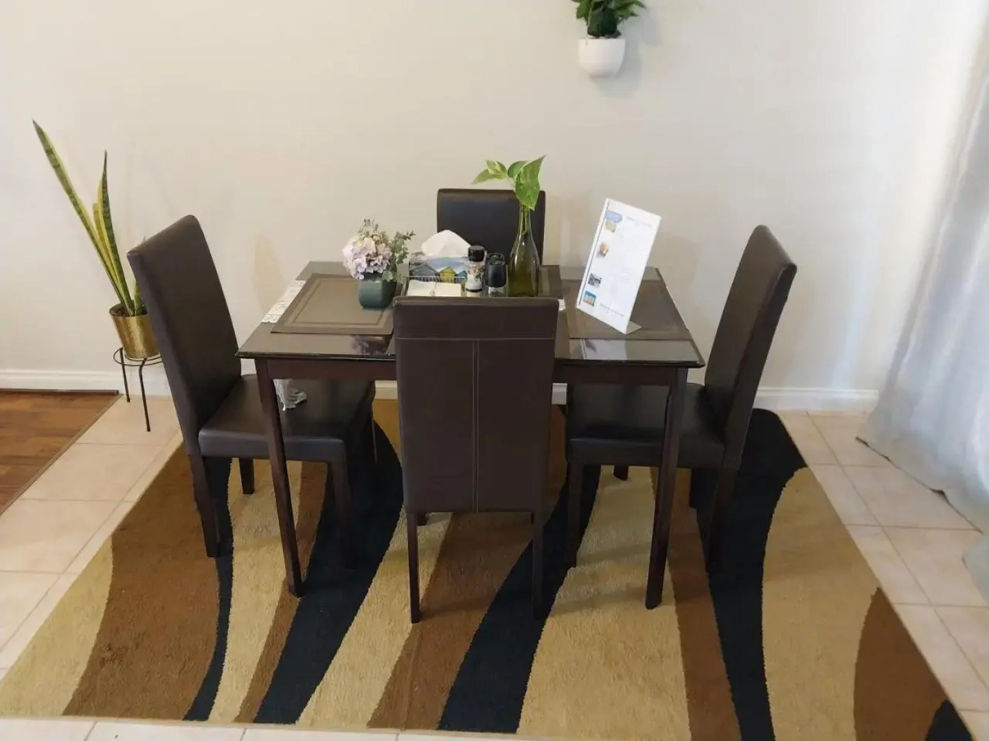 2BR luxury house close to CBD