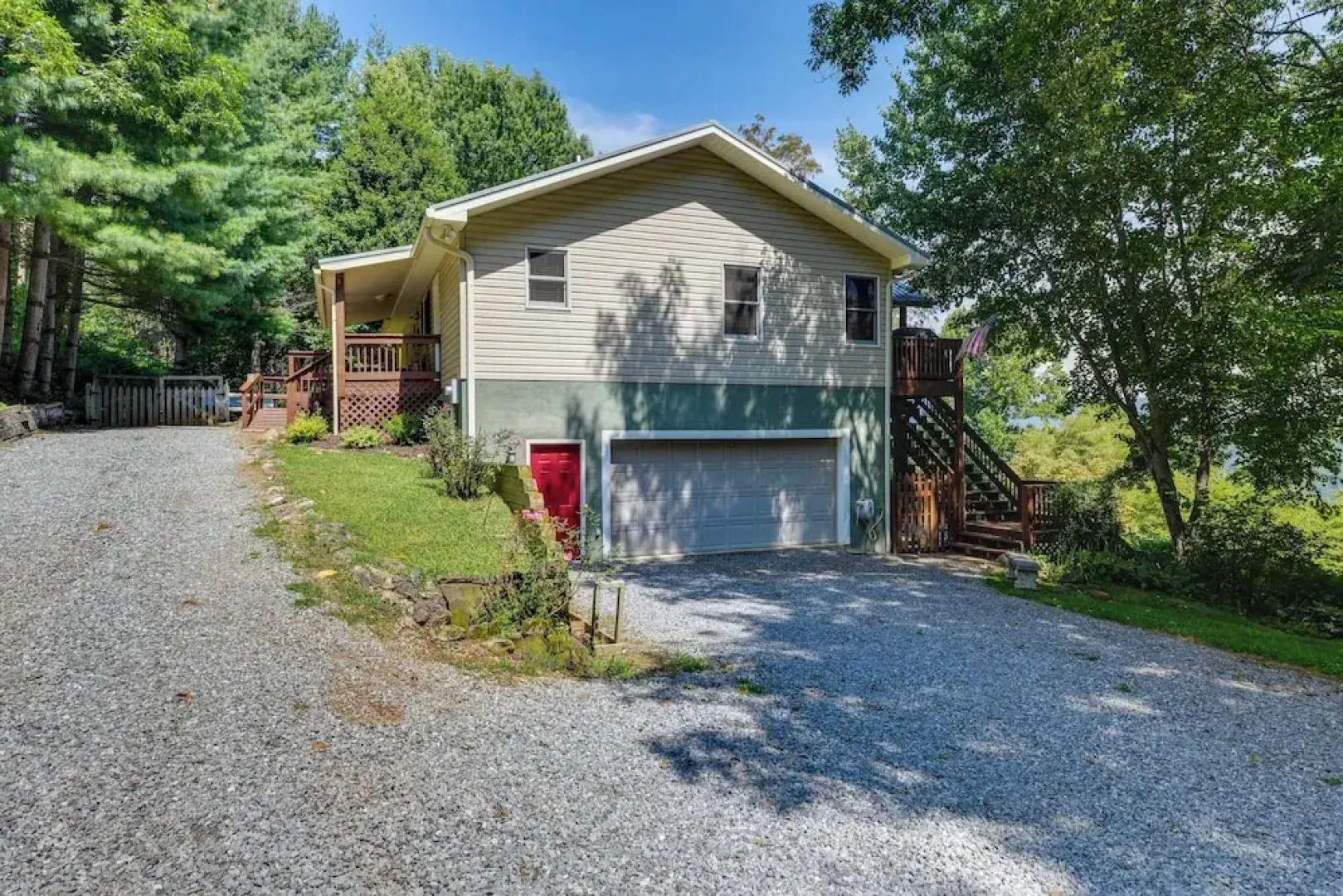 Pet-friendly Waynesville Retreat w/ Hot Tub!